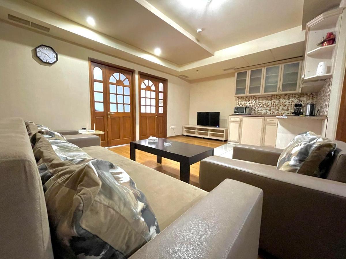 יירבאן Apartments Emili מראה חיצוני תמונה