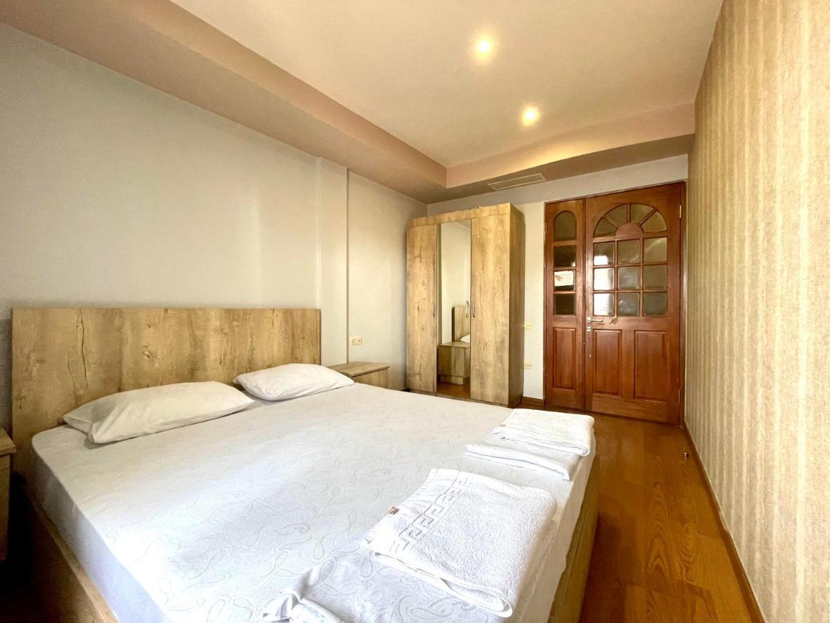 יירבאן Apartments Emili מראה חיצוני תמונה