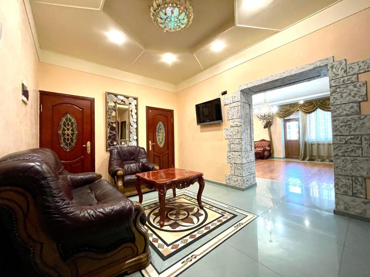 יירבאן Apartments Emili מראה חיצוני תמונה