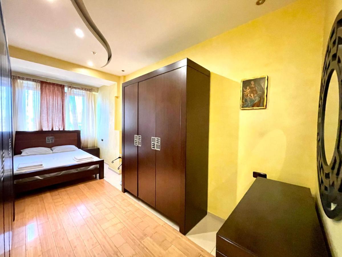 יירבאן Apartments Emili מראה חיצוני תמונה