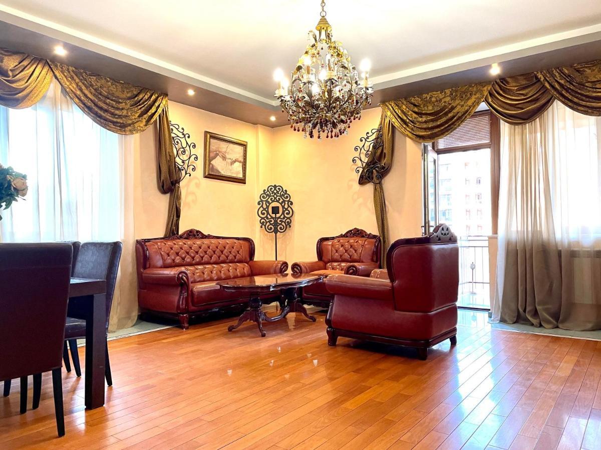 יירבאן Apartments Emili מראה חיצוני תמונה