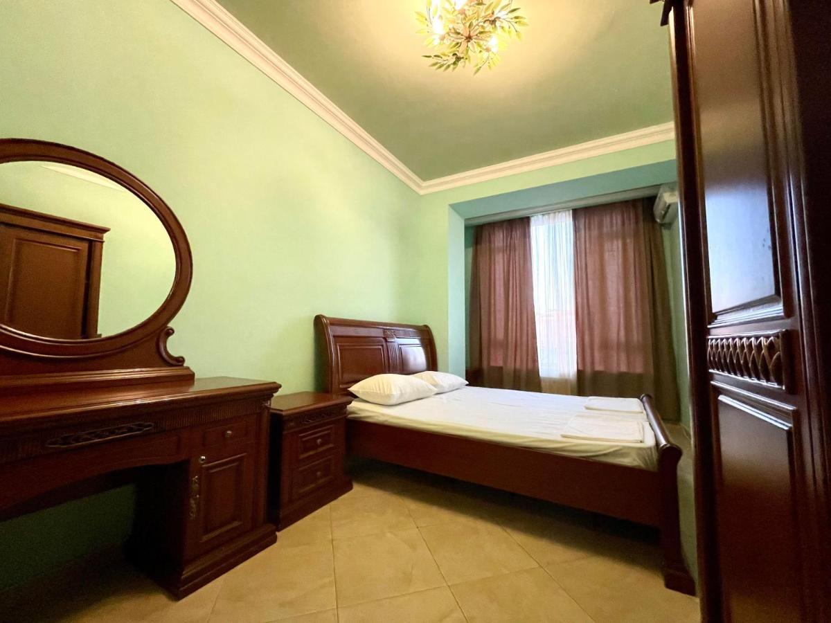 יירבאן Apartments Emili מראה חיצוני תמונה