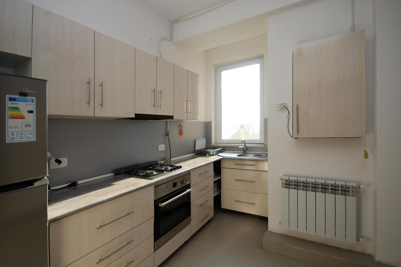 יירבאן Apartments Emili מראה חיצוני תמונה