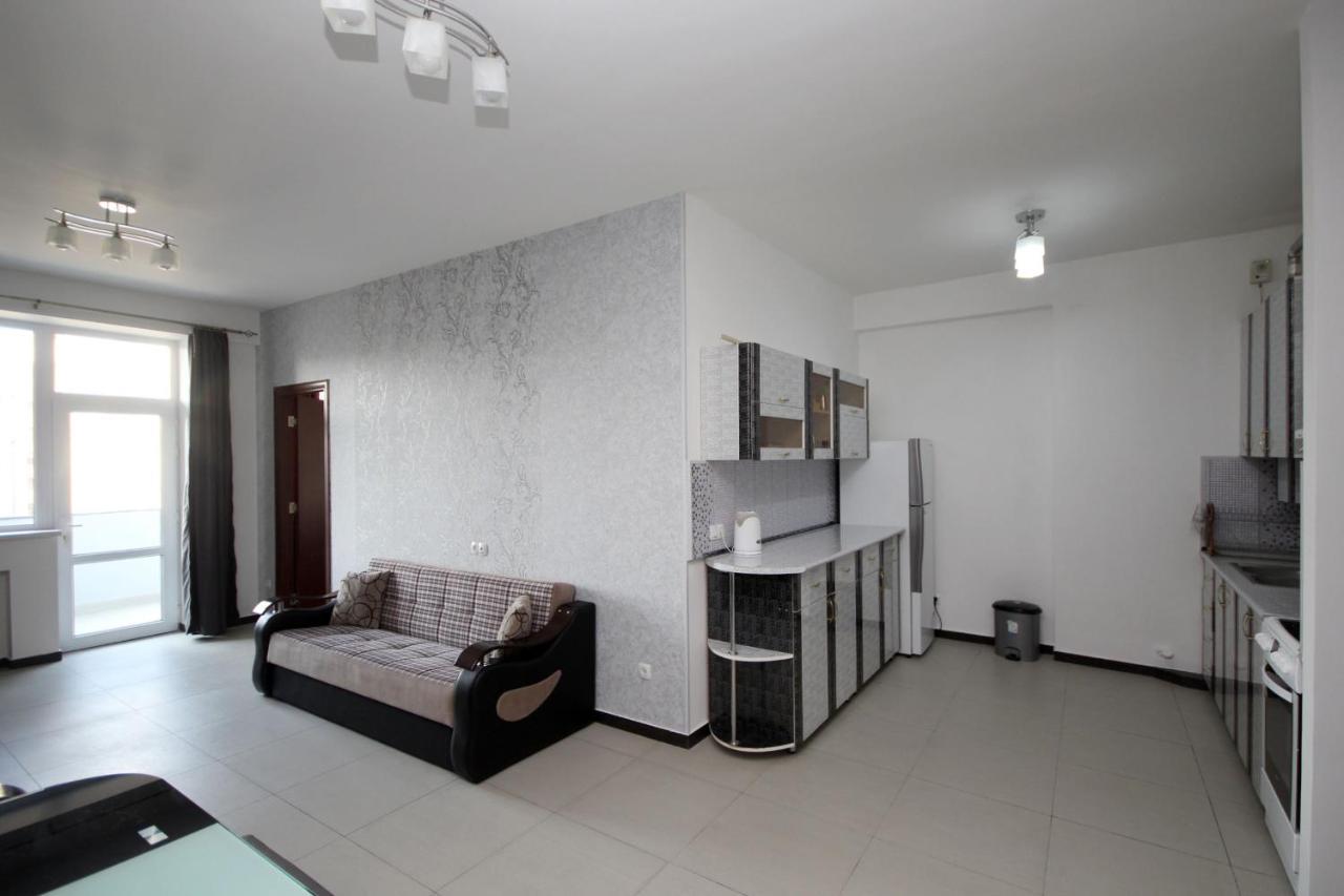 יירבאן Apartments Emili מראה חיצוני תמונה