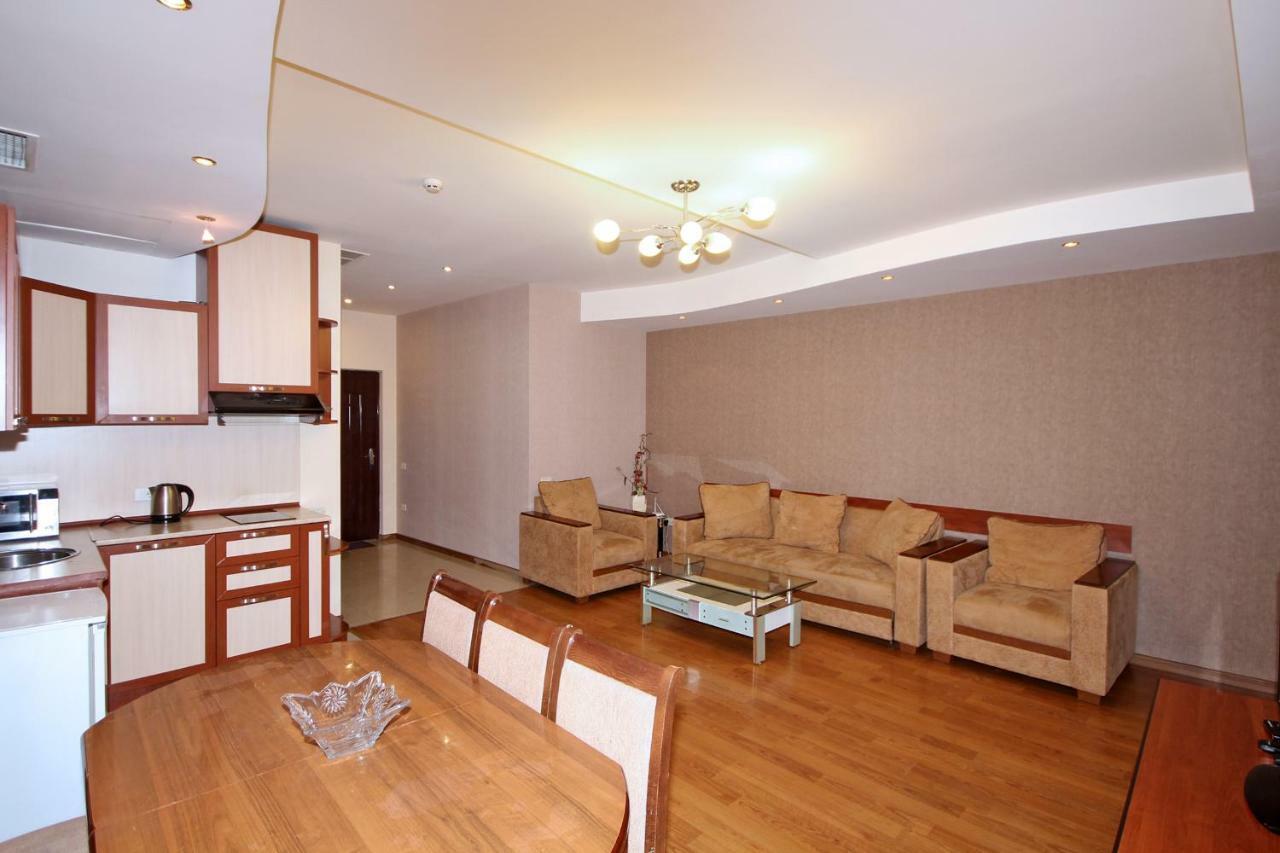 יירבאן Apartments Emili מראה חיצוני תמונה