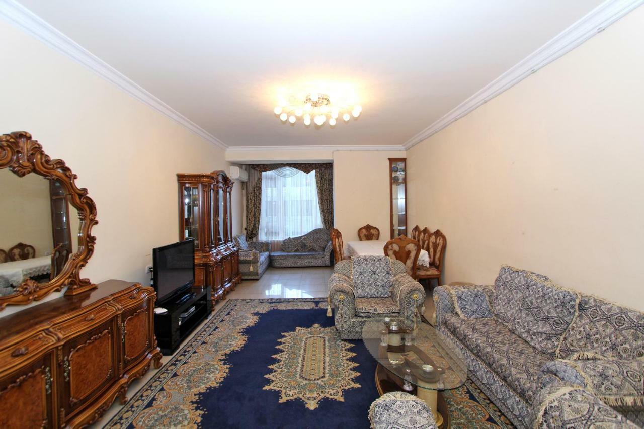 יירבאן Apartments Emili מראה חיצוני תמונה