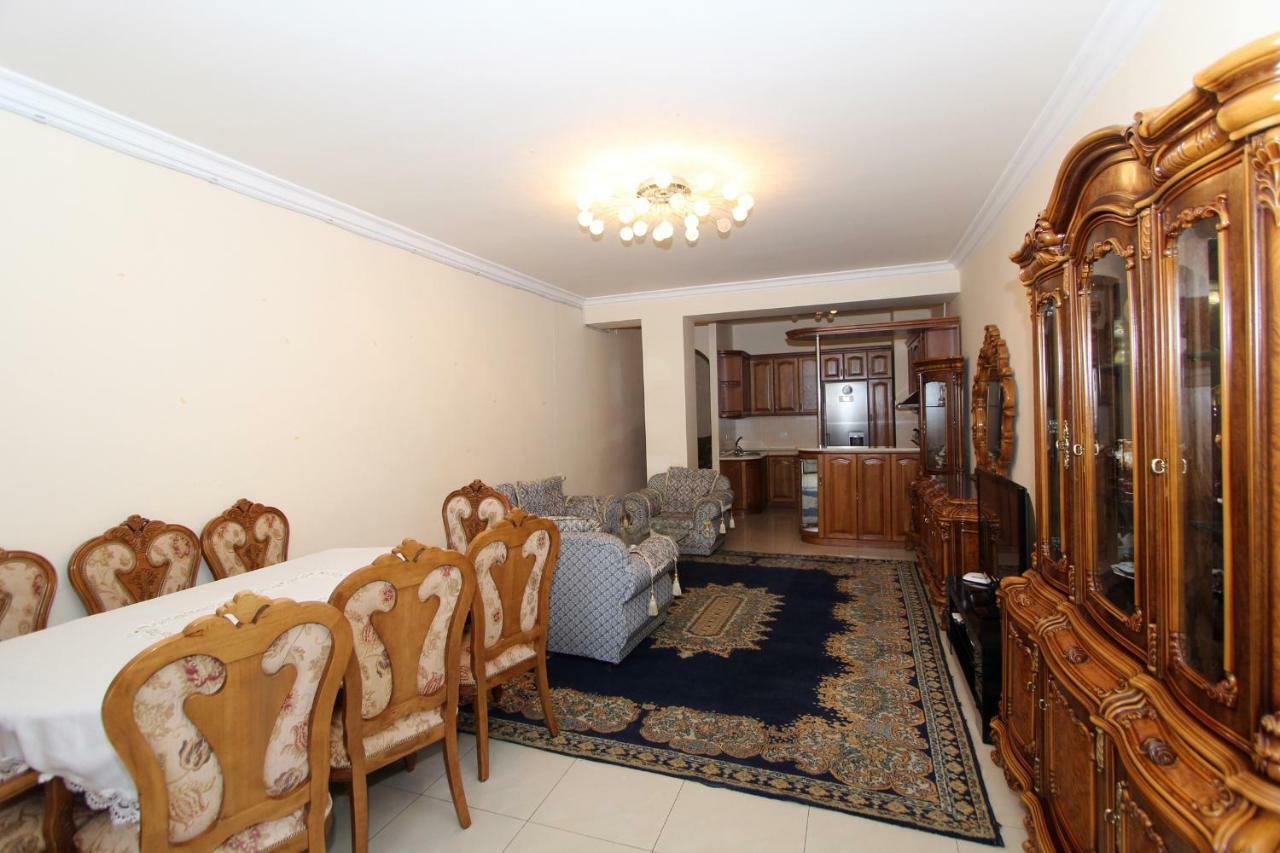 יירבאן Apartments Emili מראה חיצוני תמונה
