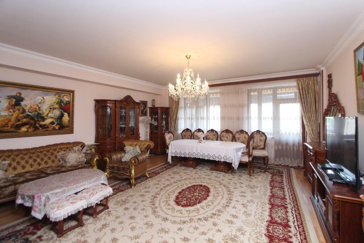 יירבאן Apartments Emili מראה חיצוני תמונה